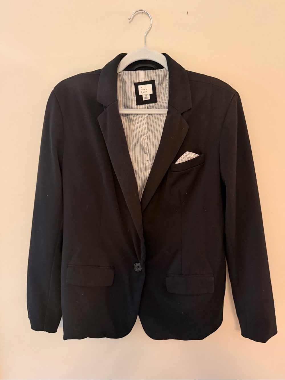 “A new day “Black Single-Button Women’s Blazer with Pocket Square